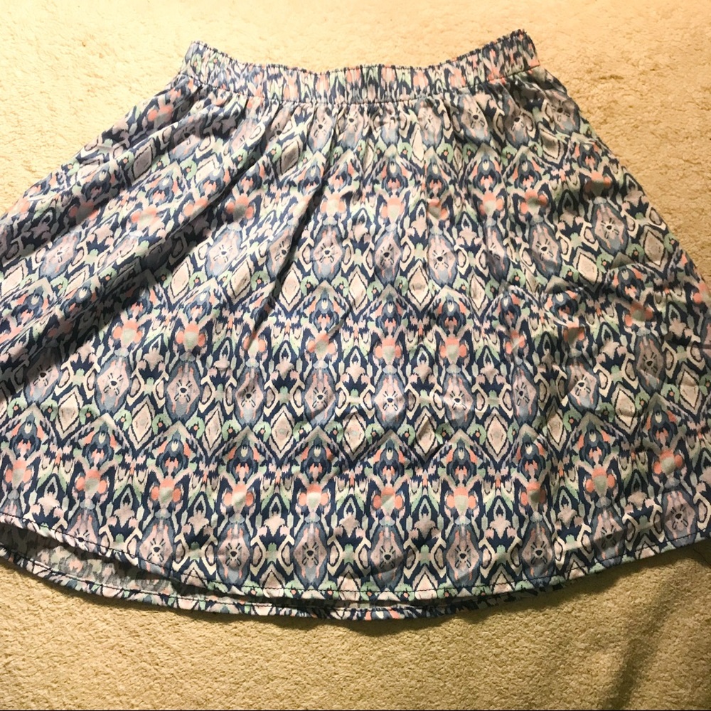 NWT Hollister kaleidoscop pattern skirt